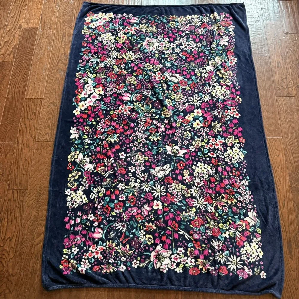 Vera Bradley Throw Blanket - Itsy Ditsy Pattern - 76” X 38”